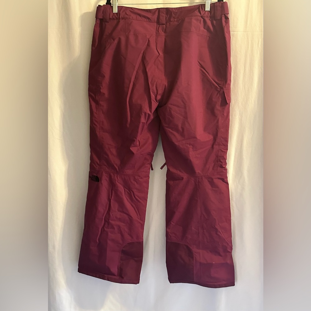 NWOT Women’s The North Face Freedom Insulated Pant XL Boysenberry